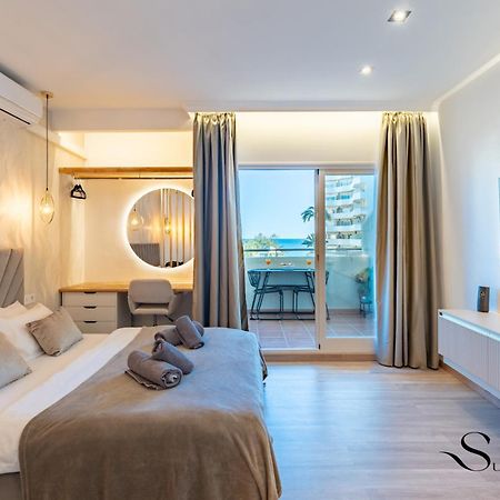 Seaview Beachfront Studio With Aqua Park & Balcony Benalmádena Exteriör bild