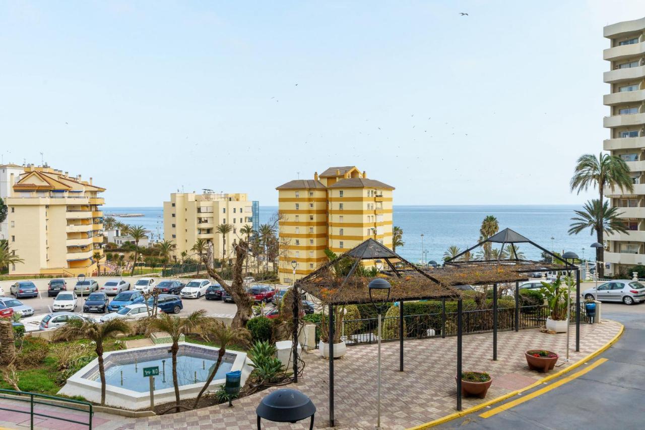 Seaview Beachfront Studio With Aqua Park & Balcony Benalmádena Exteriör bild