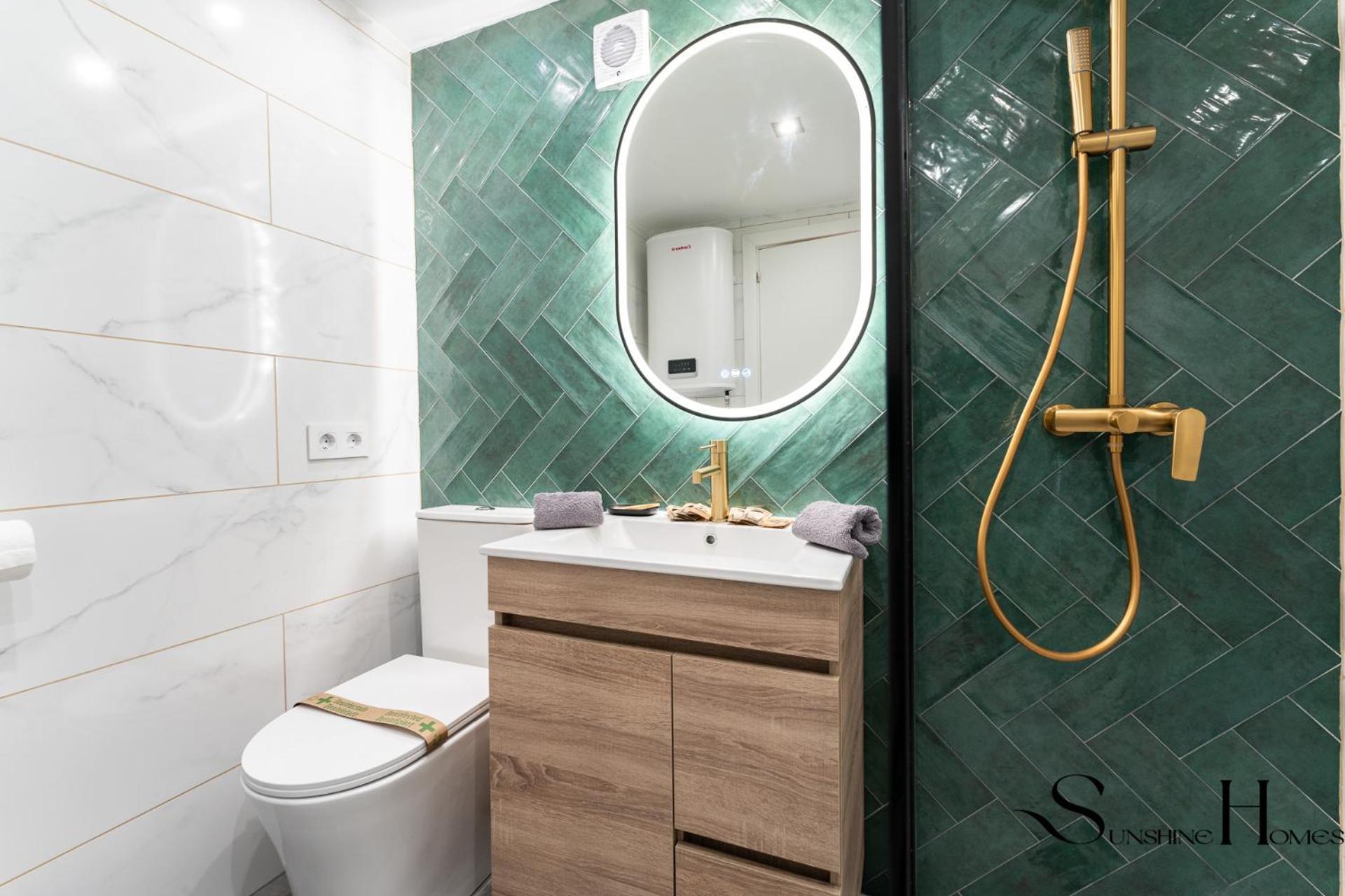 Seaview Beachfront Studio With Aqua Park & Balcony Benalmádena Exteriör bild