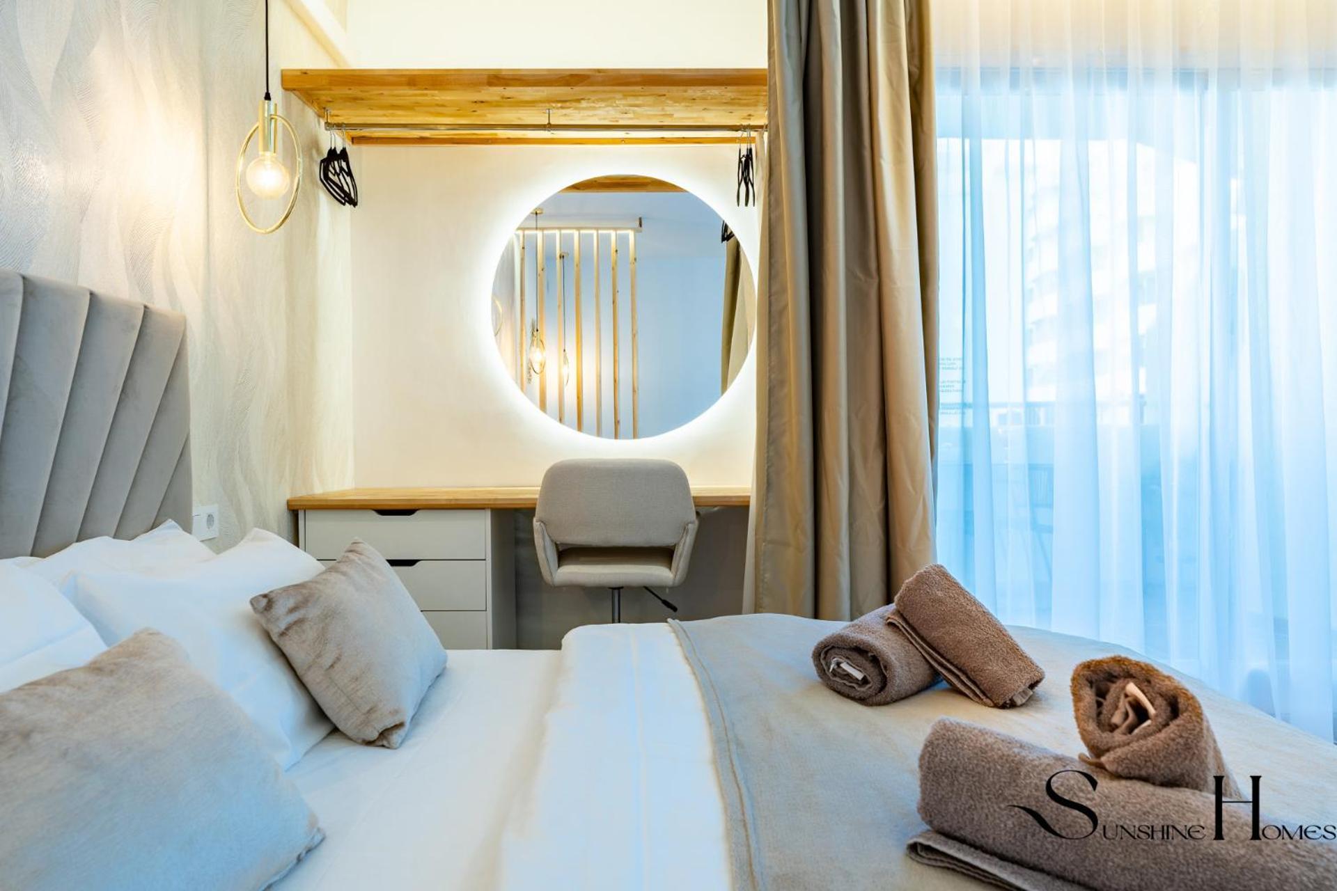 Seaview Beachfront Studio With Aqua Park & Balcony Benalmádena Exteriör bild