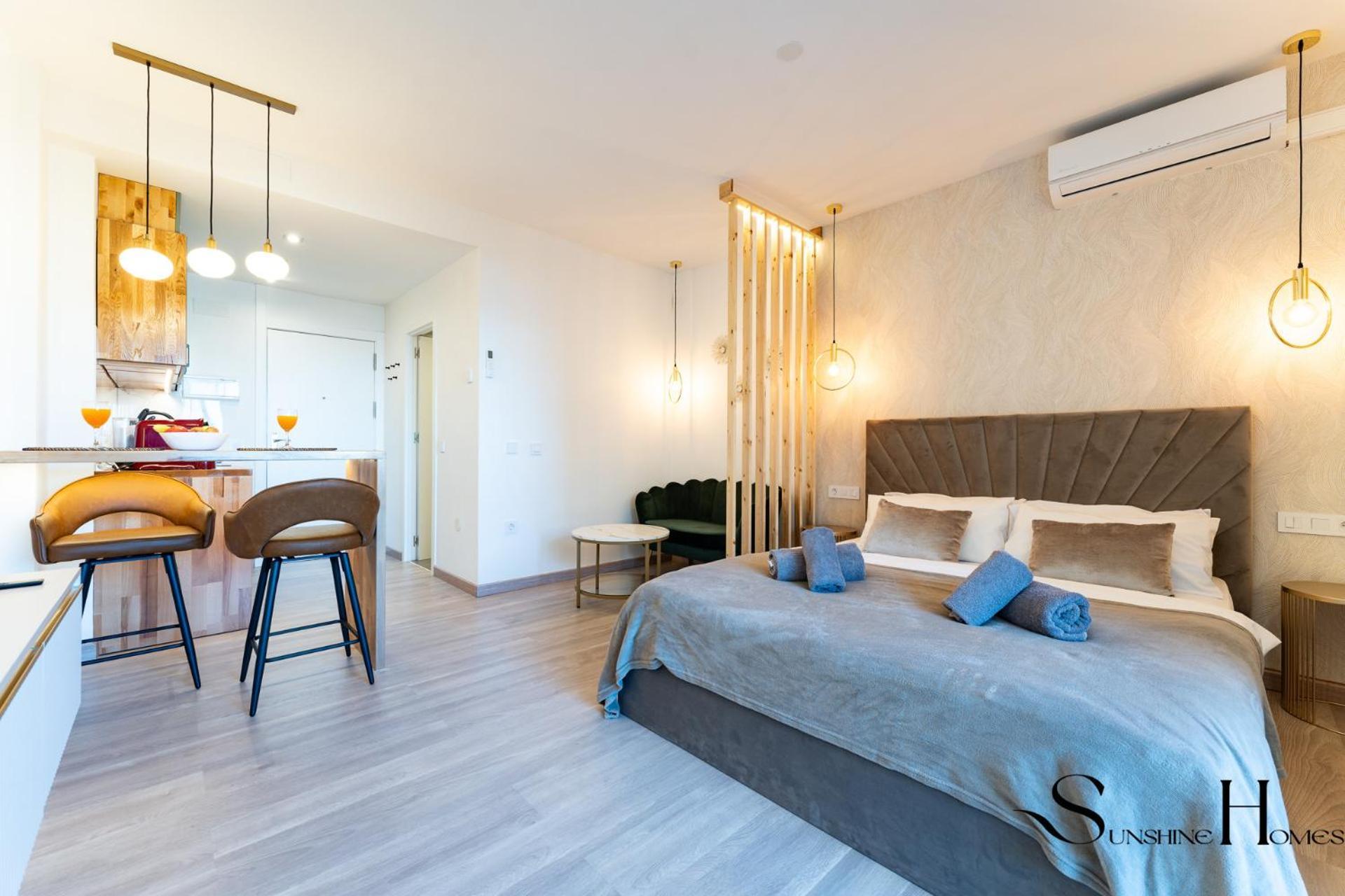 Seaview Beachfront Studio With Aqua Park & Balcony Benalmádena Exteriör bild