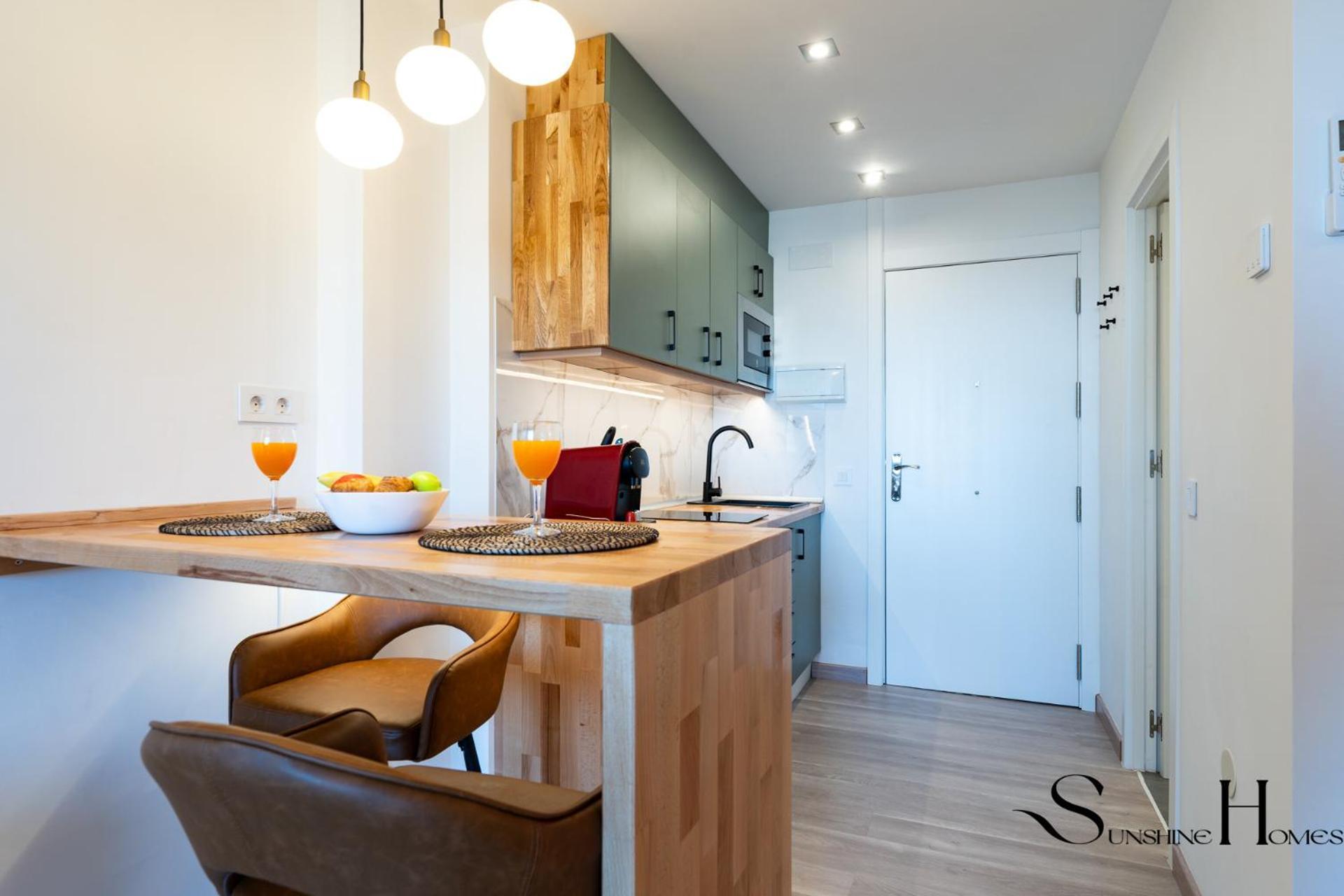 Seaview Beachfront Studio With Aqua Park & Balcony Benalmádena Exteriör bild