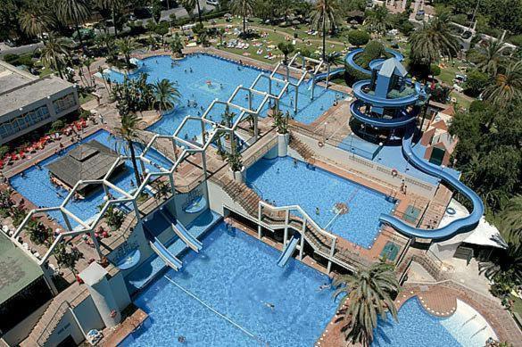 Seaview Beachfront Studio With Aqua Park & Balcony Benalmádena Exteriör bild